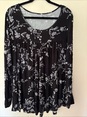 Black Floral Long-Sleeve Women’s Tunic